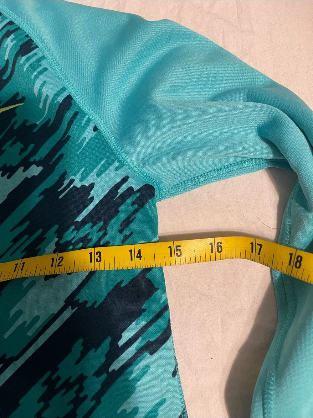 Nike Kids Teal & Navy Patterned Long-Sleeve Swim Rashguard
